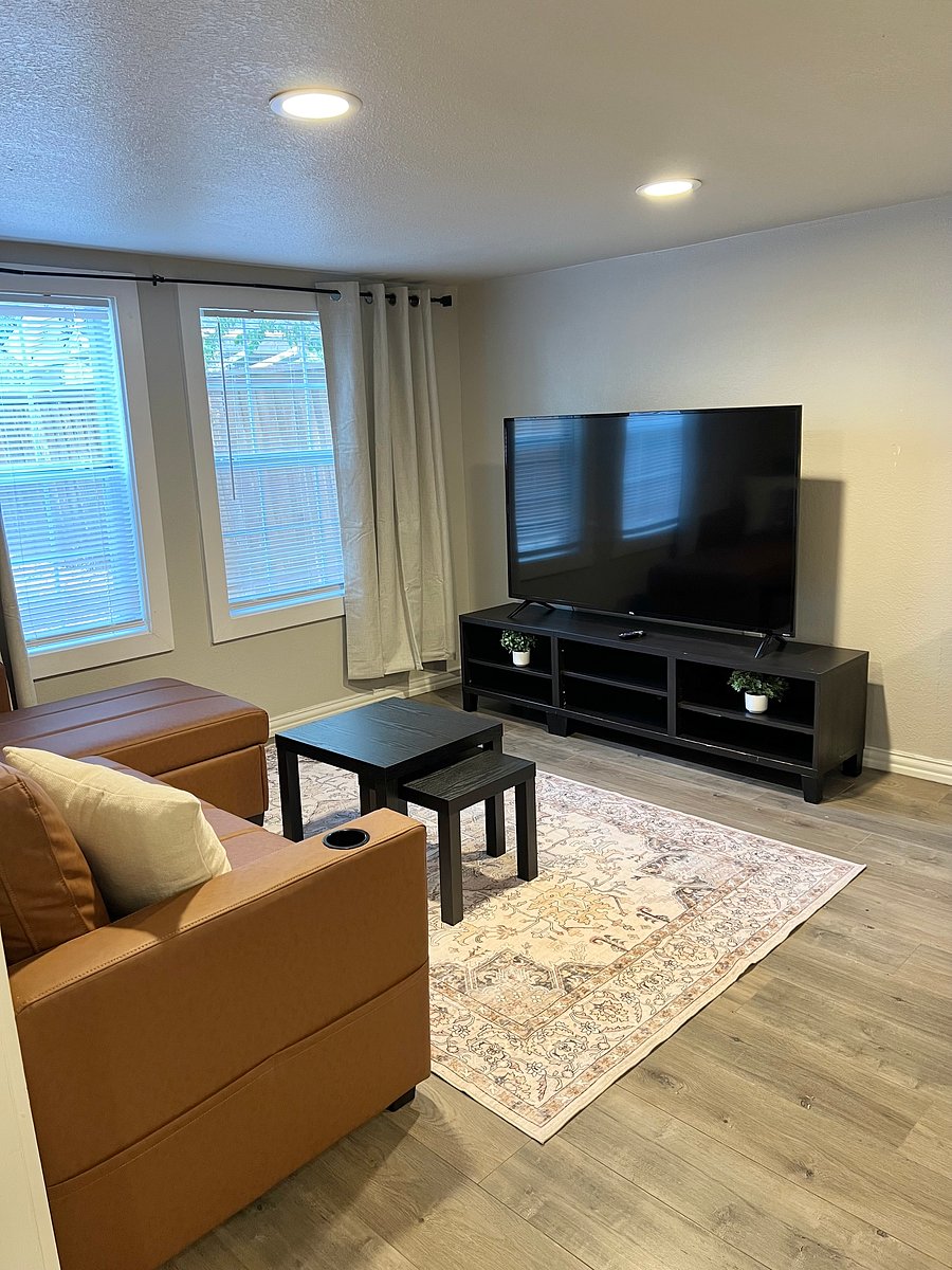 Furnished Finder property 1034357_1 photo 2