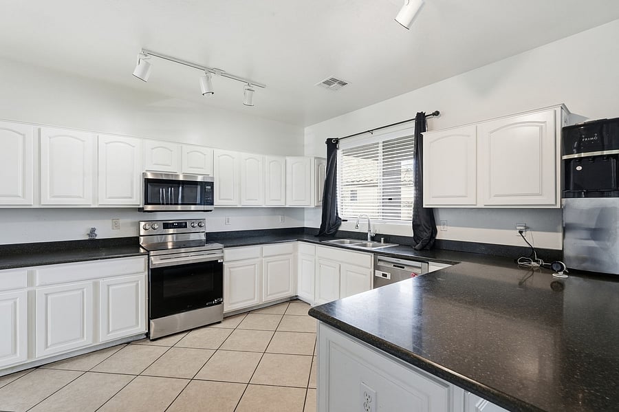 Furnished Finder property 1034399_1 photo 2
