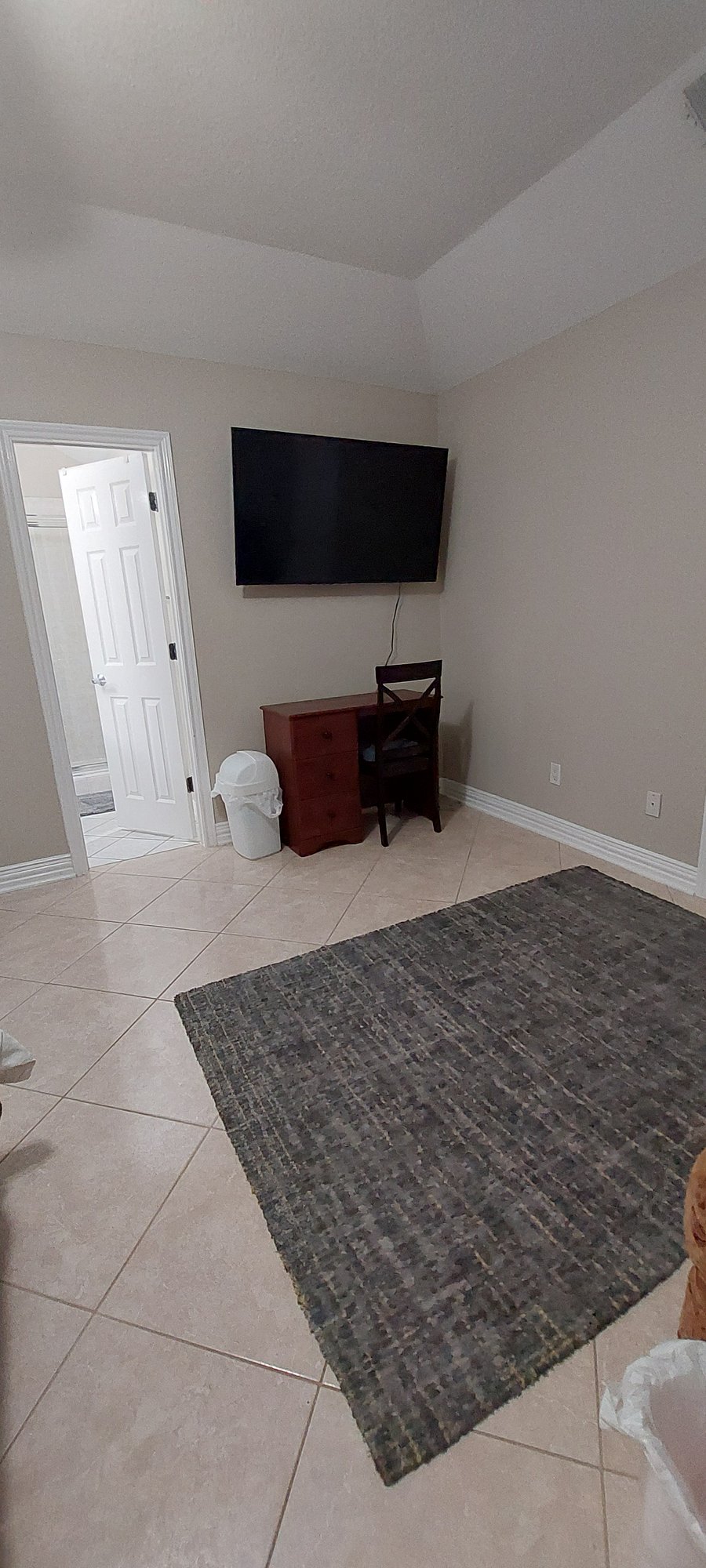 Furnished Finder property 1034437_1 photo 6