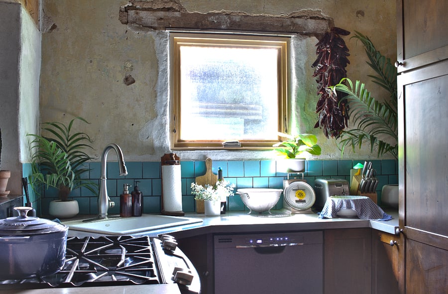 FULLY EQUIPPED KITCHEN WITH GAS RANGE AND DISHWASHER
