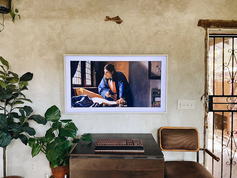 DROP-LEAF WORK / DINING TABLE WITH WALL-MOUNTED SAMSUNG FRAME TV