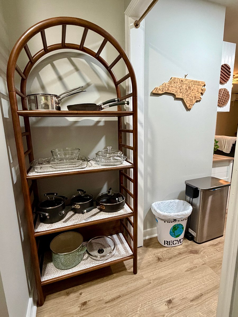 Kitchen pantry