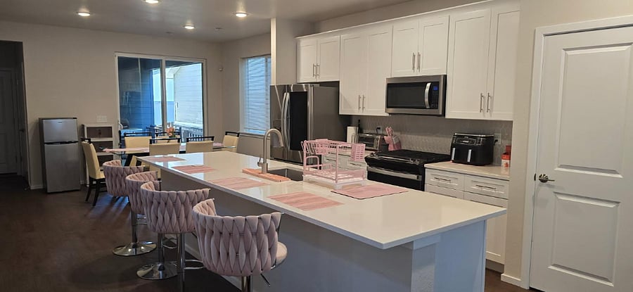 Furnished Finder property 1034548_1 photo 8