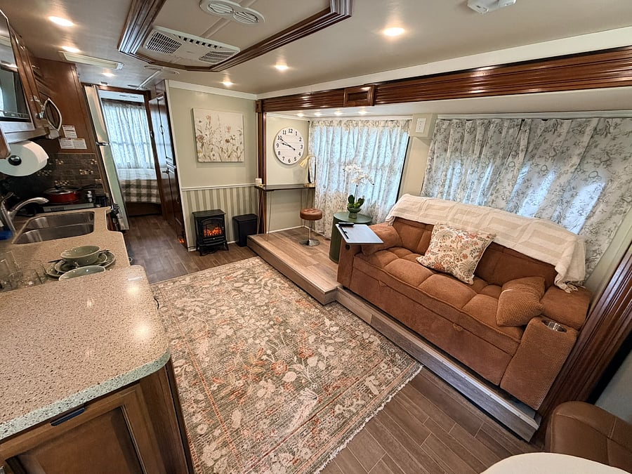 Furnished Finder property 1034600_1 photo 3