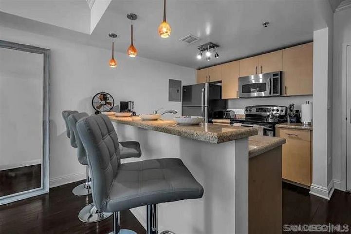 Furnished Finder property 1034613_1 photo 2