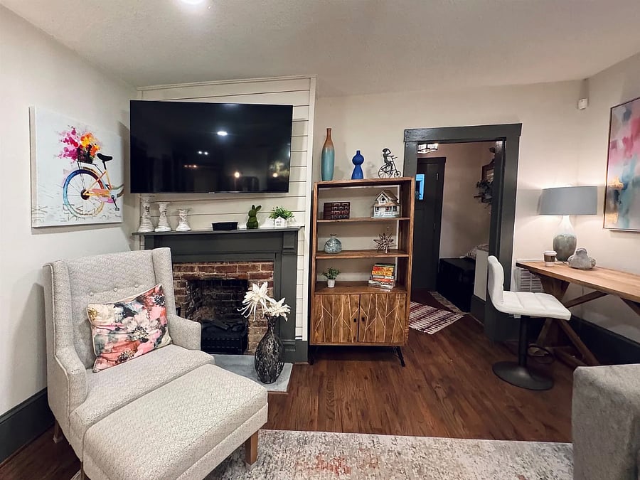 Living Area w/Smart Tv & dedicated workspace