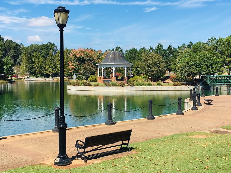 Beautiful Cleveland Park within walking distance just a block away