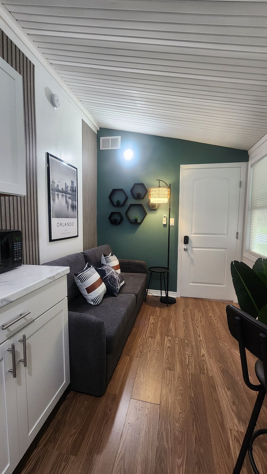 Furnished Finder property 1034695_1 photo 3