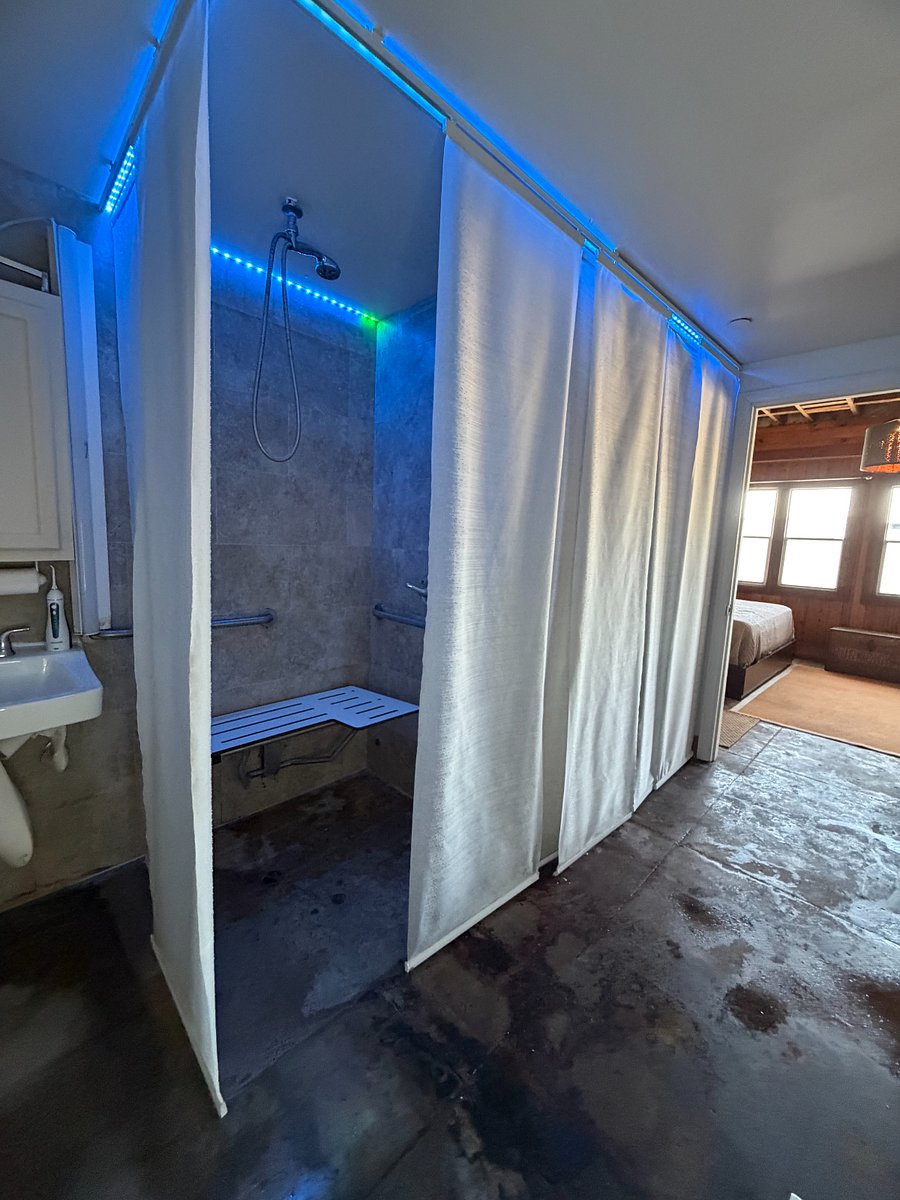 Furnished Finder property 1034877_1 photo 23