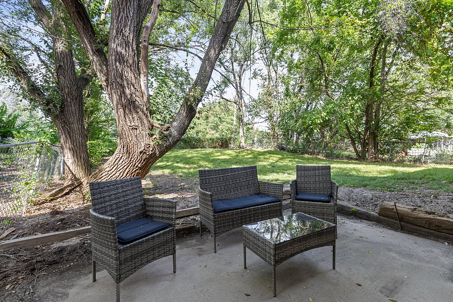 Backyard space.Ind