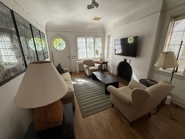 Furnished Finder property 1034919_1 photo 2