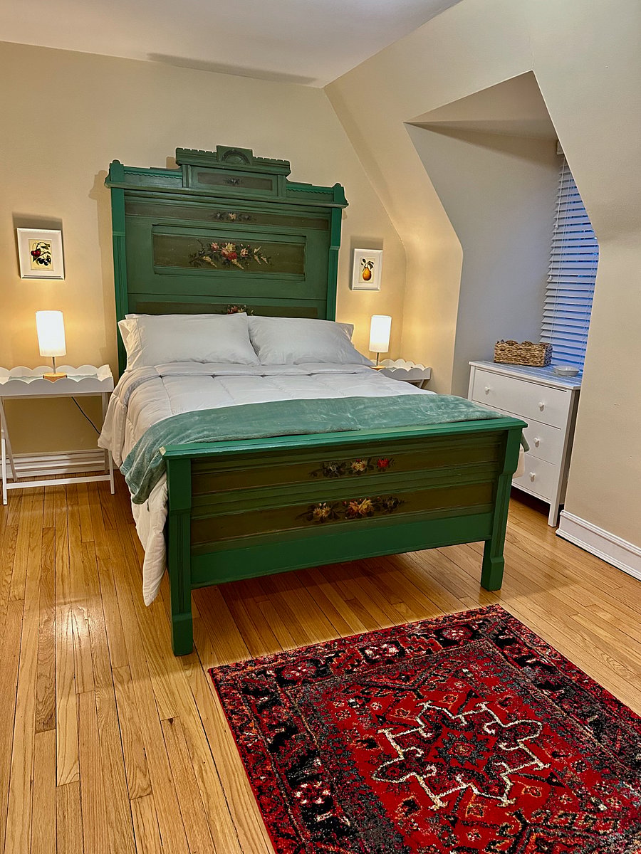 Double size bed room