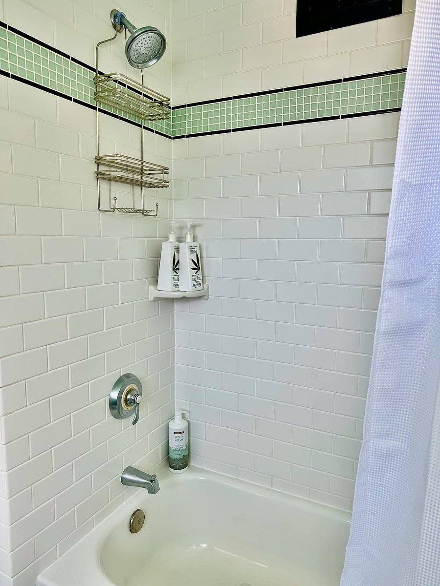 Tub / shower combo