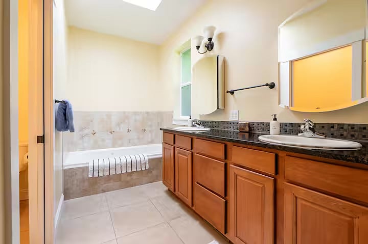 Furnished Finder property 1034980_1 photo 14