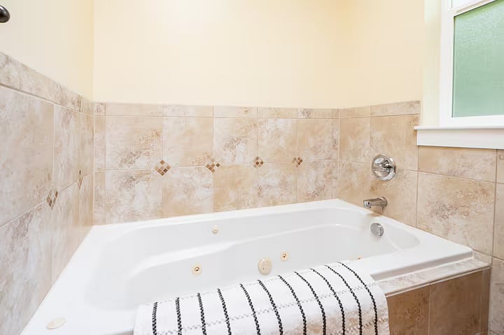 Furnished Finder property 1034980_1 photo 15