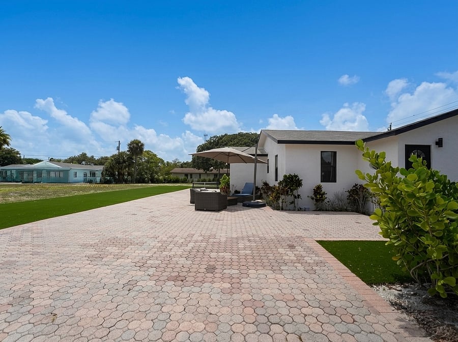 Furnished Finder property 1034996_1 photo 32