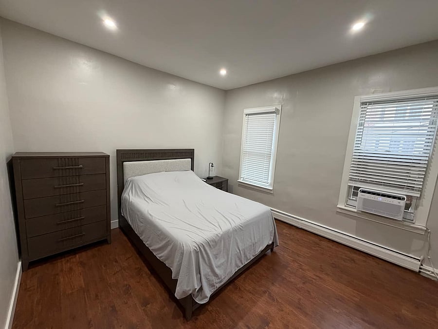 Bedroom 1 with brand new queen size mattress.