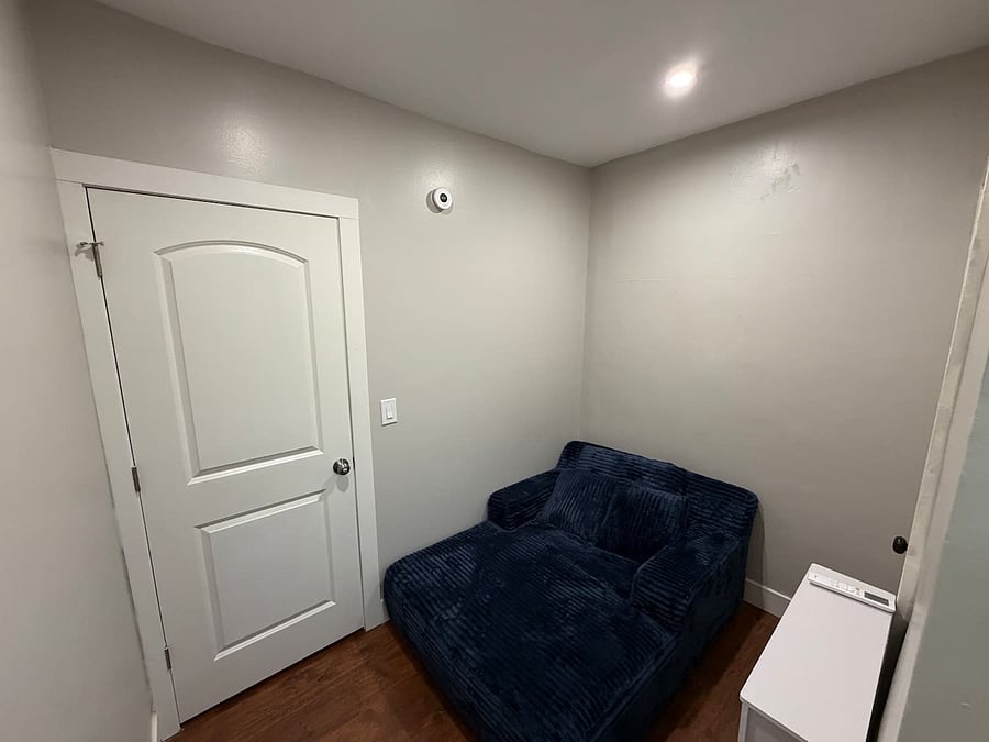 Bedroom 3 with a new comfy couch to rest on!