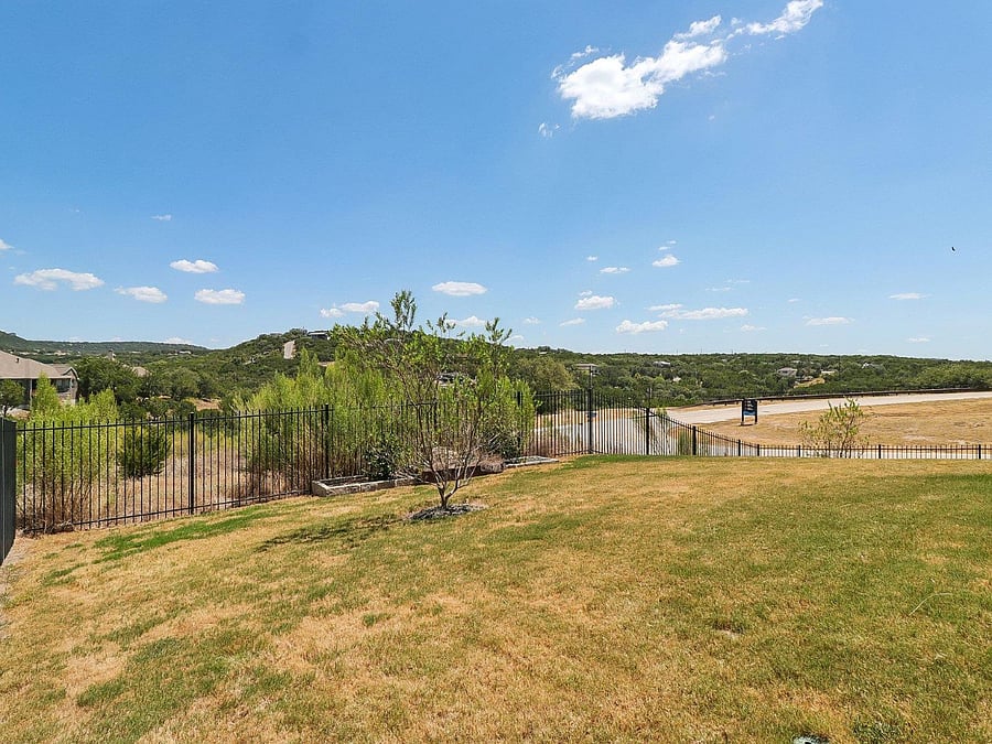 Furnished Finder property 1035029_1 photo 32