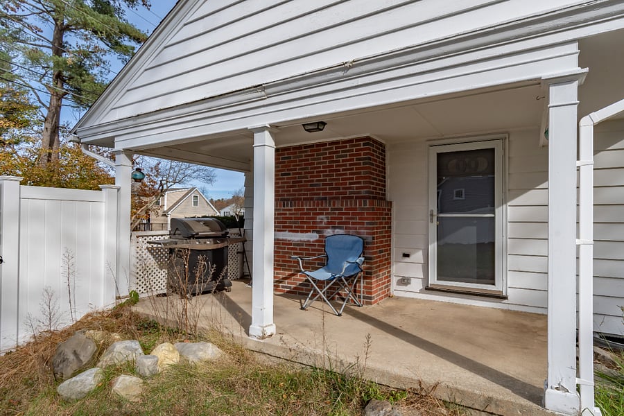 covered patio with grill