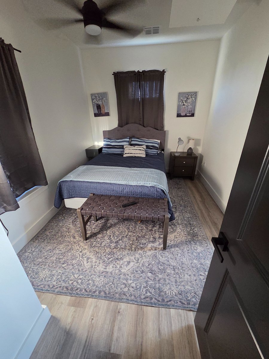 Guest bedroom