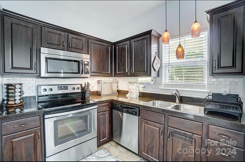 Furnished Finder property 1035103_1 photo 3