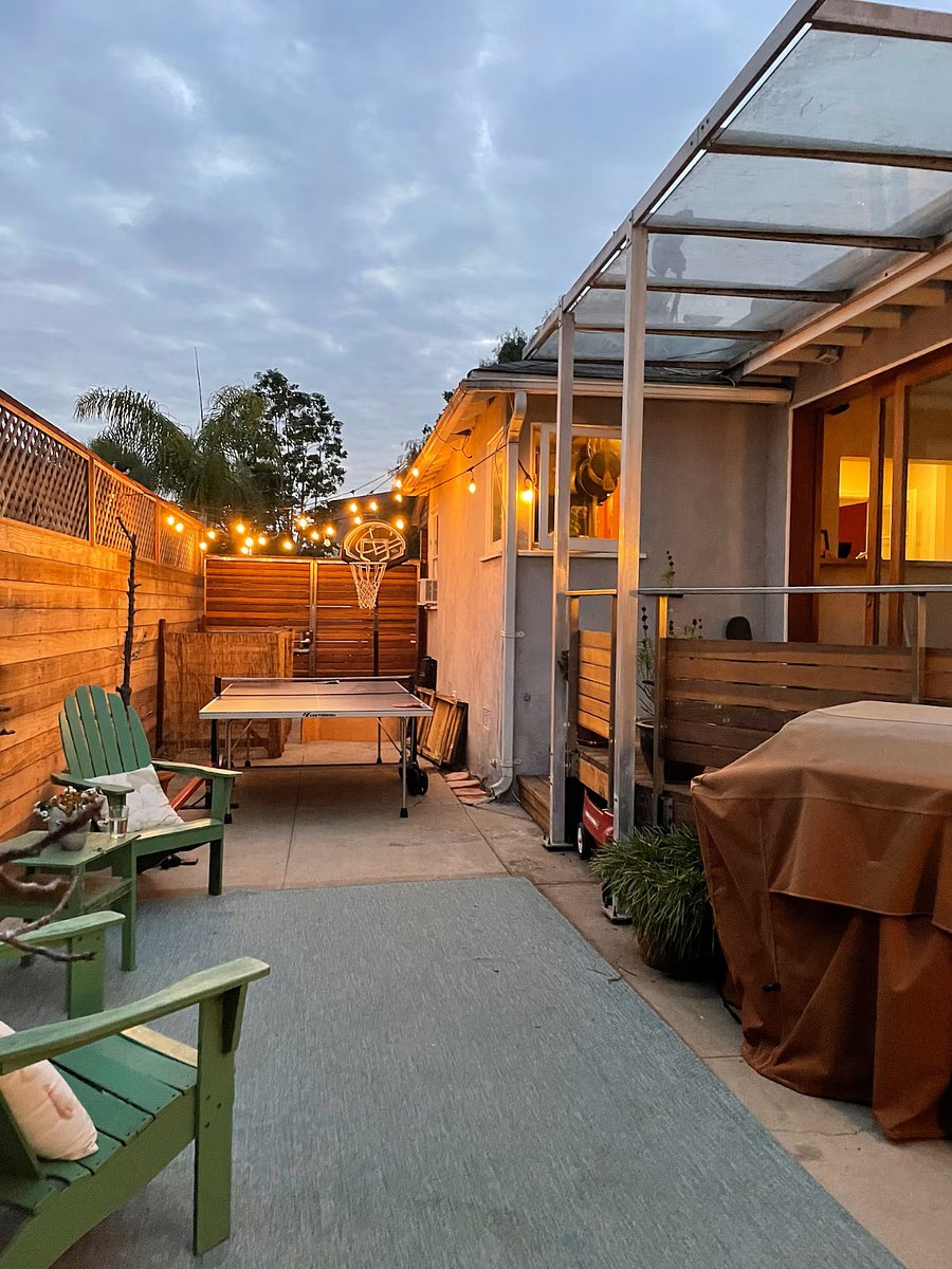 Ping-pong table, grill, and small firepit (not pictured here) for outdoor relaxing.