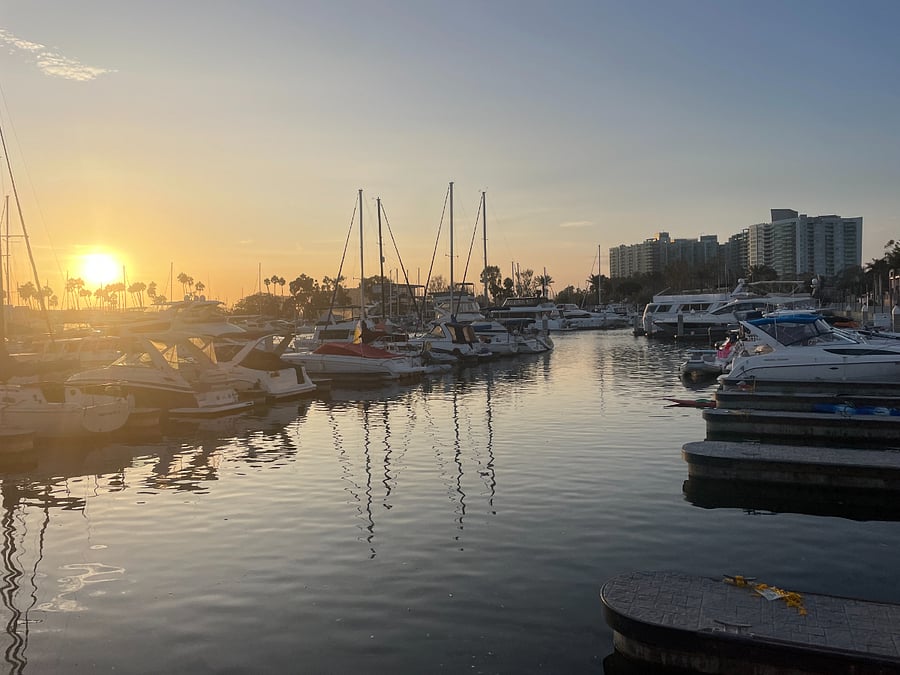 10 minute stroll to the Marina.