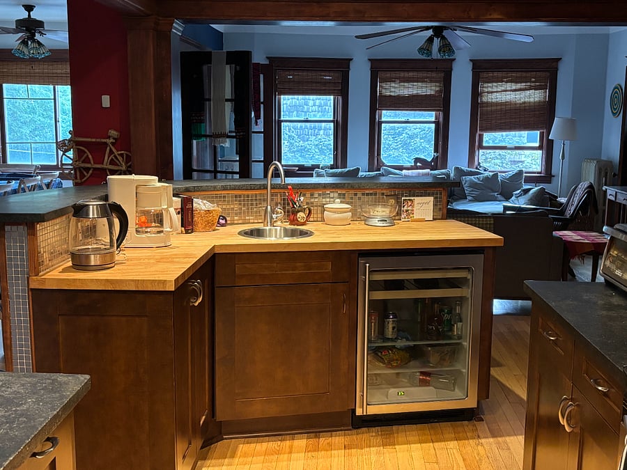 Wet bar w/ beverage fridge