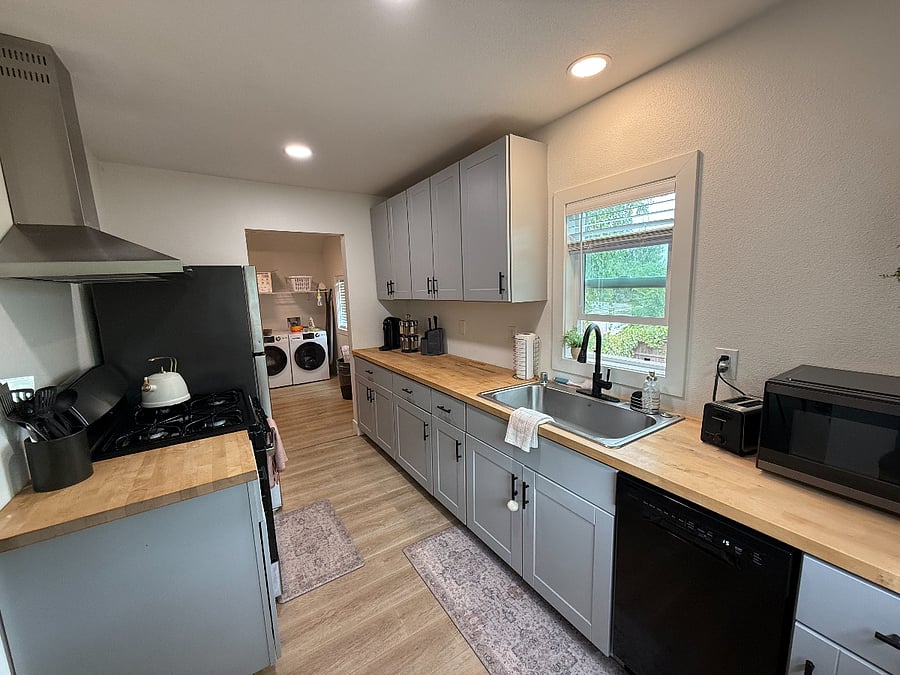 Spacious fully equipped Kitchen sutiable for all of your cooking and baking needs.