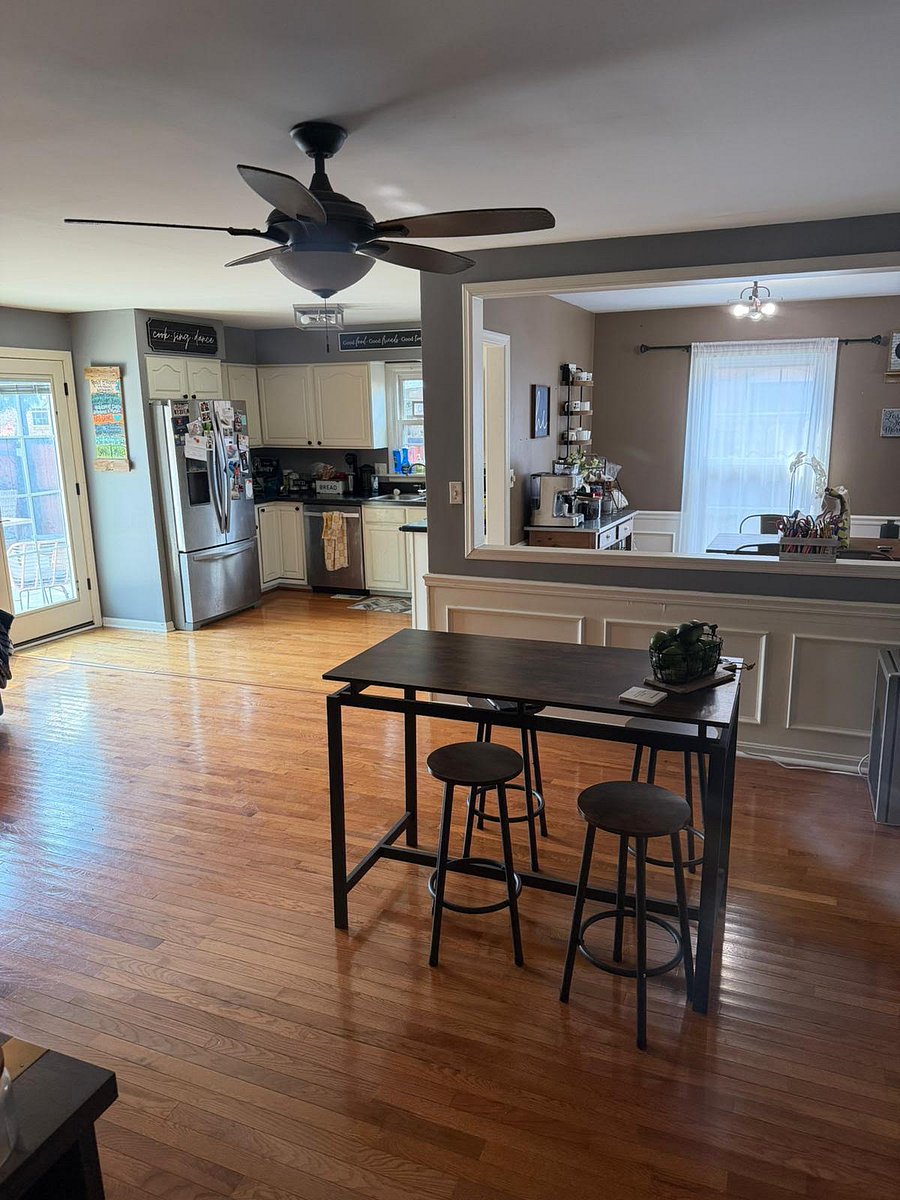 Bar/Kitchen Area