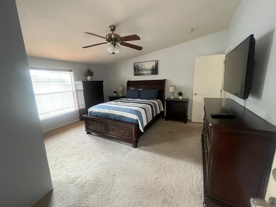 Guest bedroom