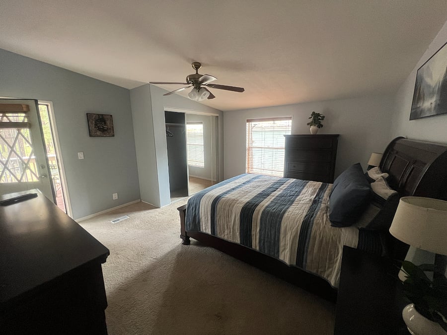 Guest bedroom 