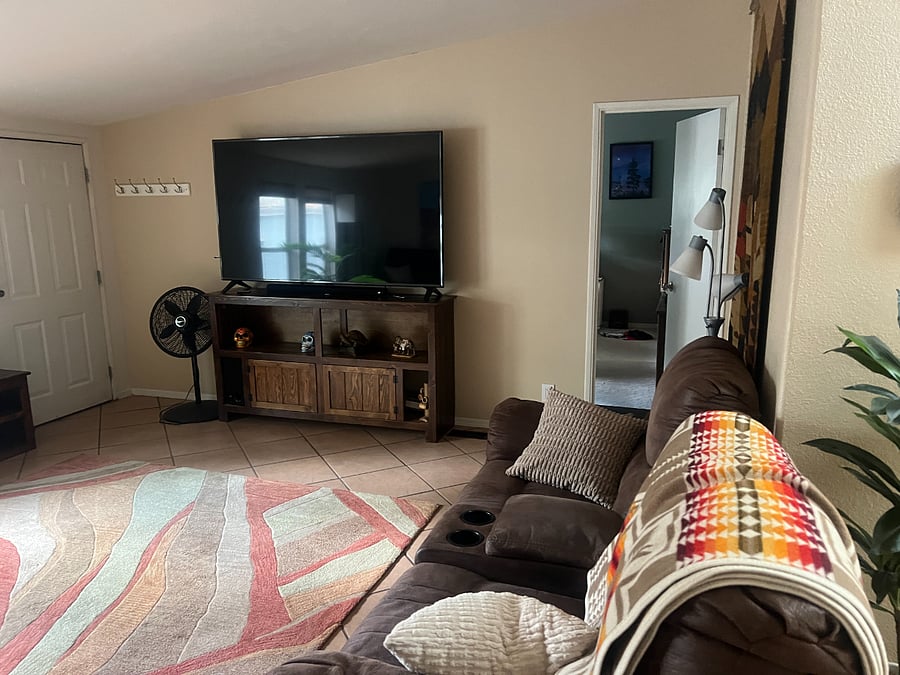 75" Smart TV