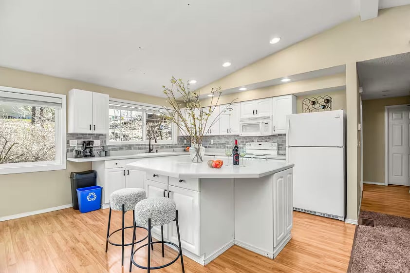 Furnished Finder property 1035366_1 photo 4