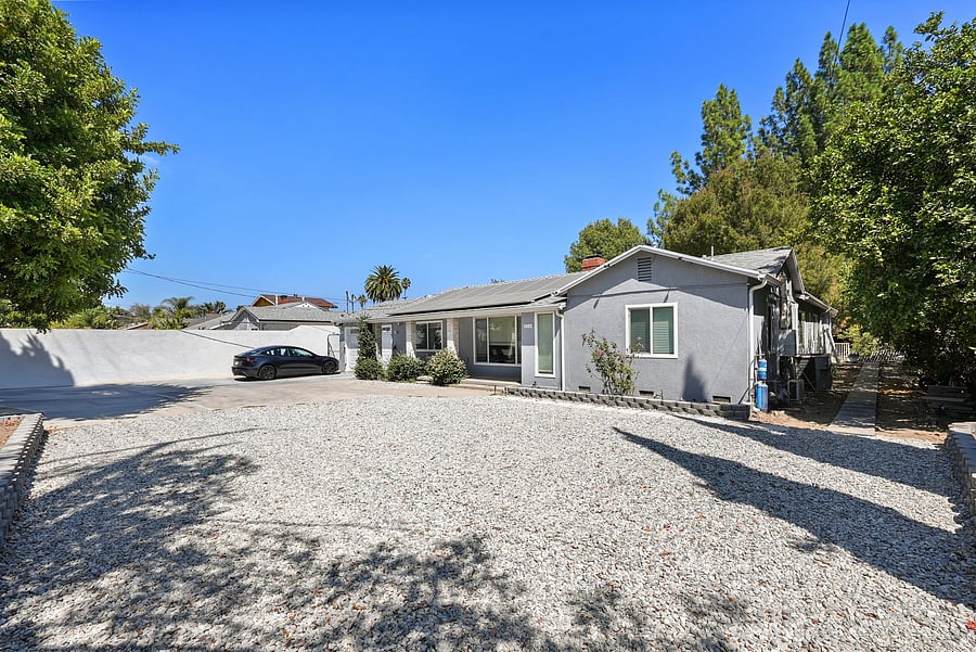 Furnished Finder property 1035484_3 photo 25