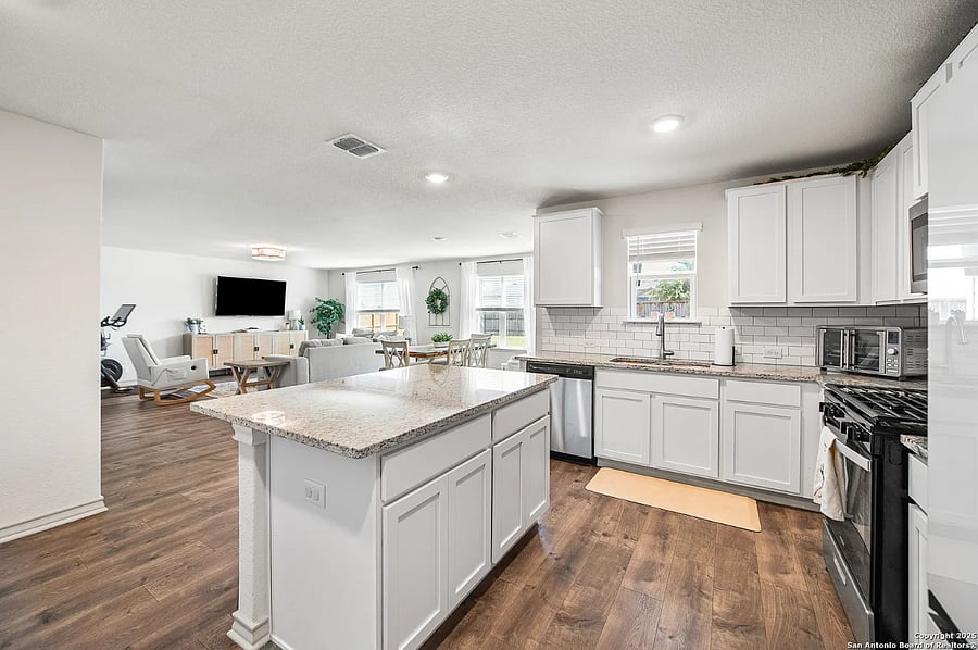 Furnished Finder property 1035524_1 photo 10