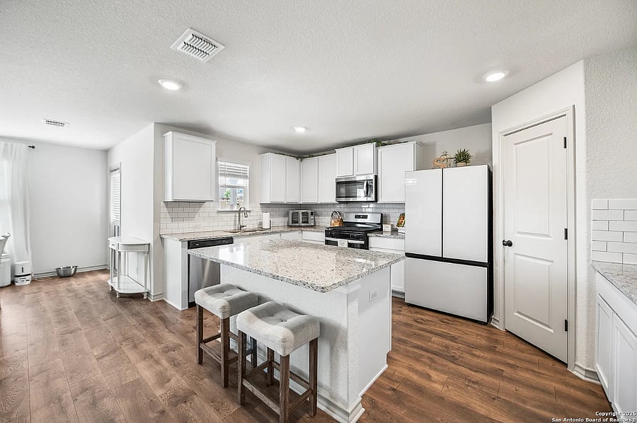 Furnished Finder property 1035524_1 photo 12