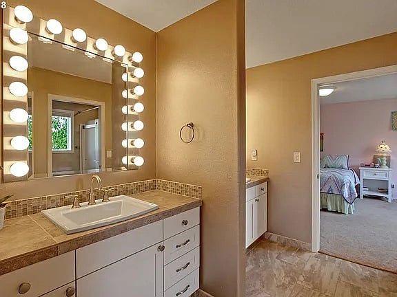 Furnished Finder property 1035557_1 photo 2