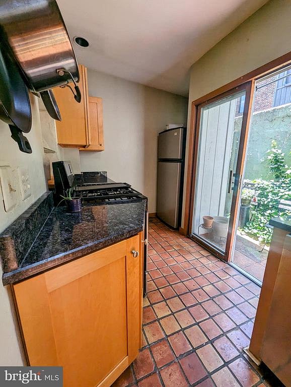 Furnished Finder property 1035562_1 photo 2
