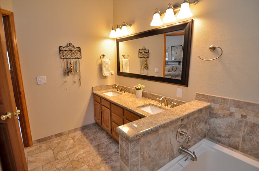 5-Piece Primary En-Suite Bathroom