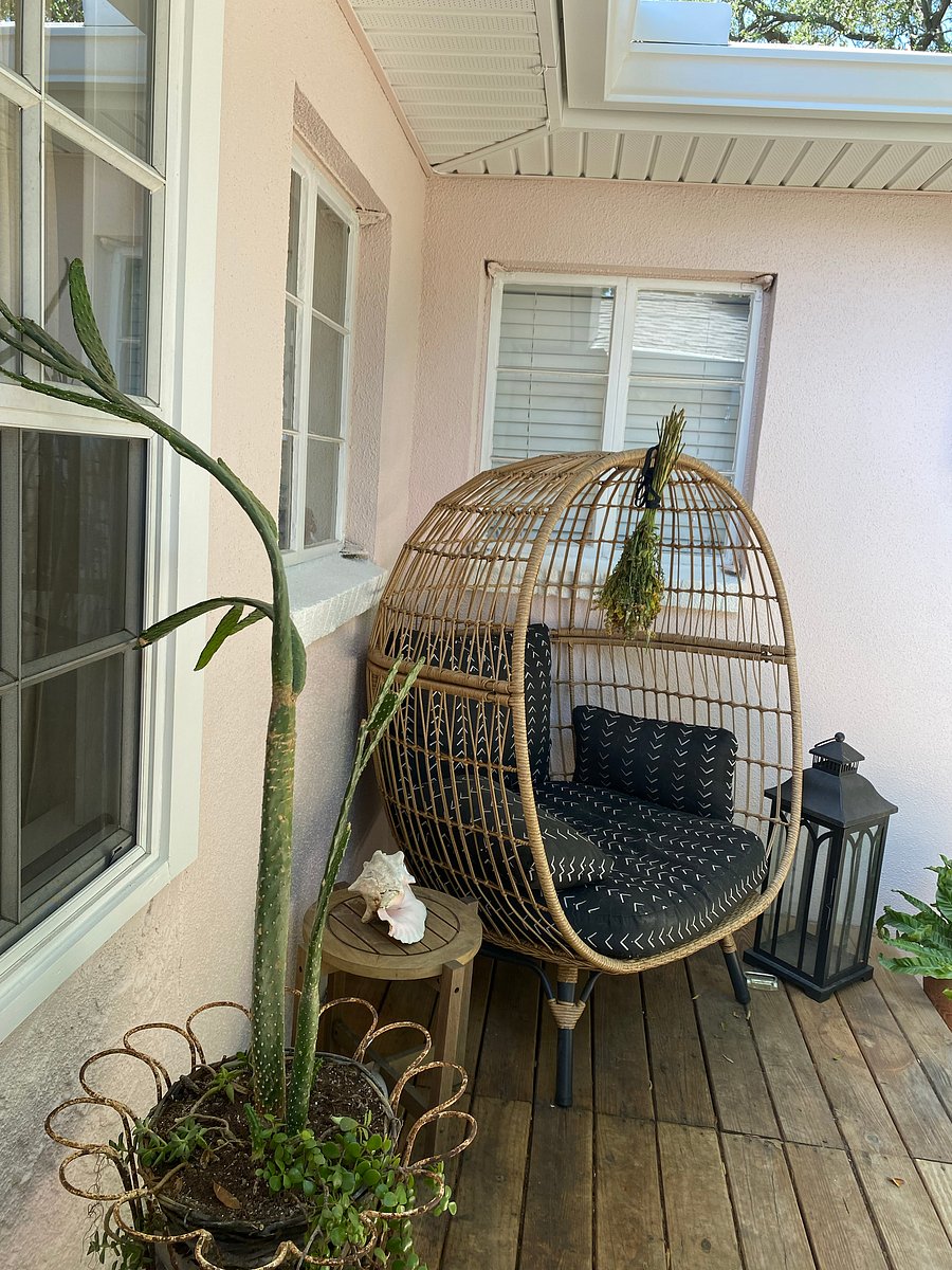Charming courtyard-style backyard, fenced in.