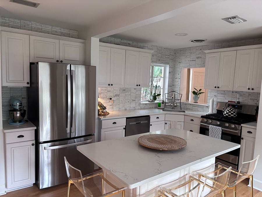 Large eat-in kitchen island with seating for 4.