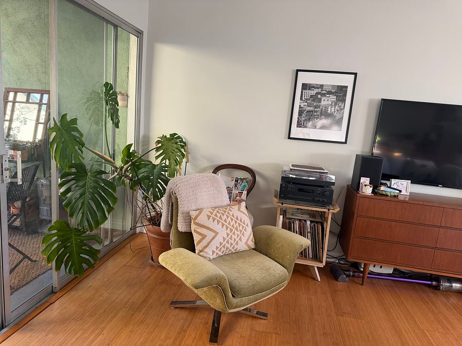 Reading chair and record player