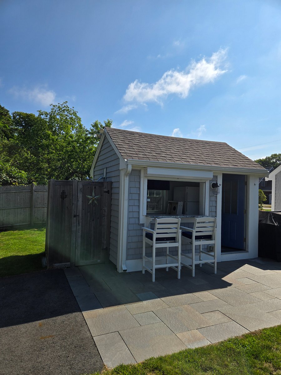 Outdoor Bar