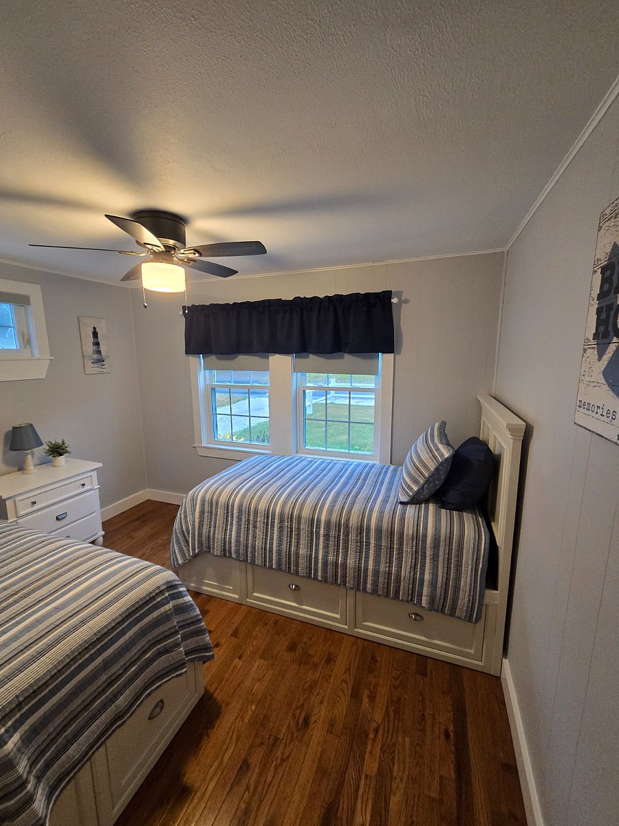 Bedroom 2 (2) Twin Beds First Floor