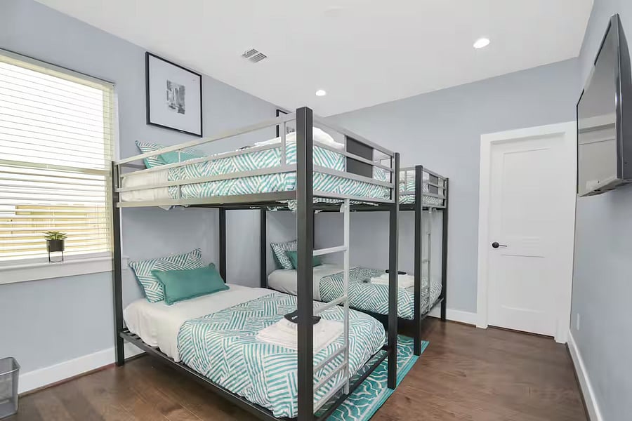 Furnished Finder property 1035908_1 photo 31