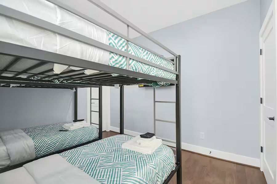 Furnished Finder property 1035908_1 photo 32
