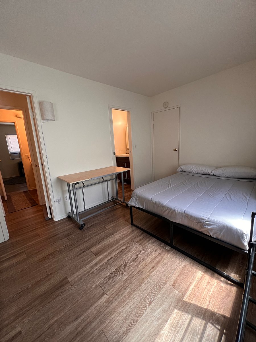 Furnished Finder property 1035946_1 photo 10