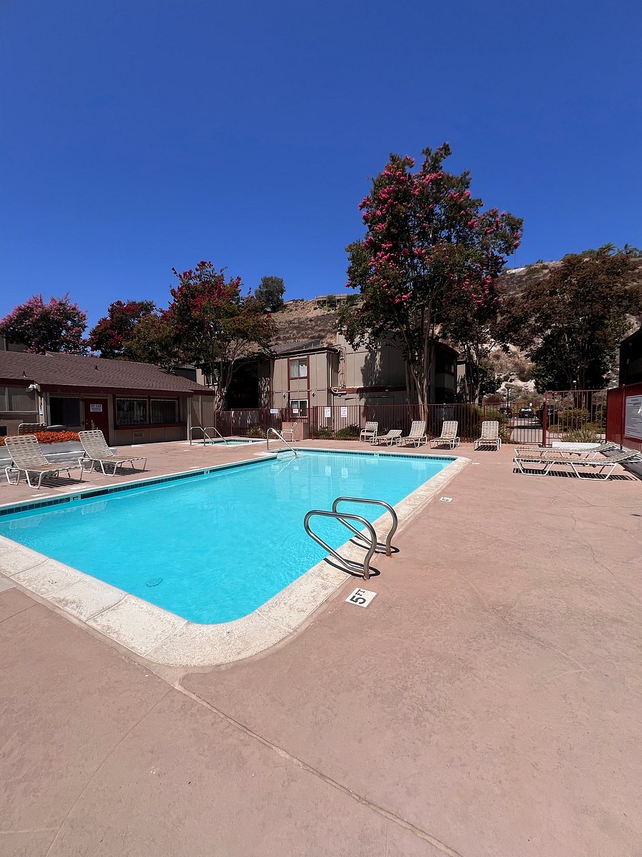 Furnished Finder property 1035946_1 photo 23